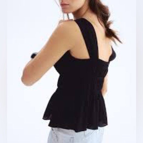Crepe Crinkle Black Sleeveless Peplum Waisted Top